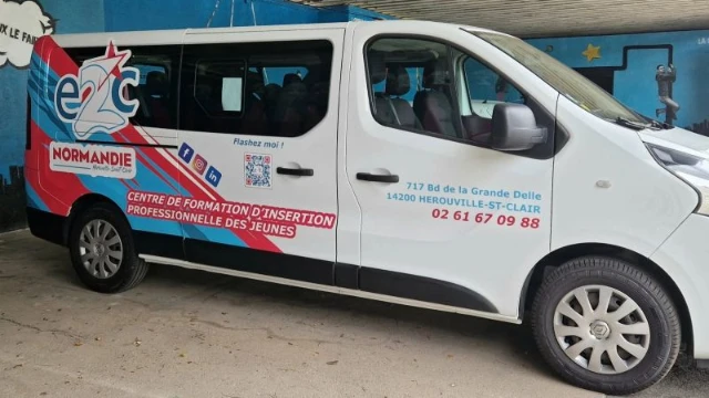 Nouveau minibus de l'E2C